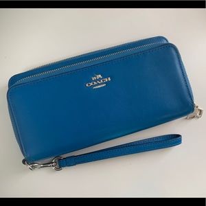 Coach Leather Double Accord Zip Wallet